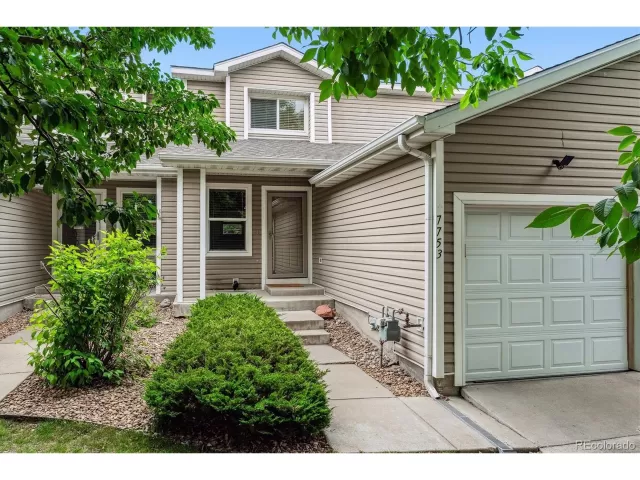 MLS: 5672312 Condo For Sale