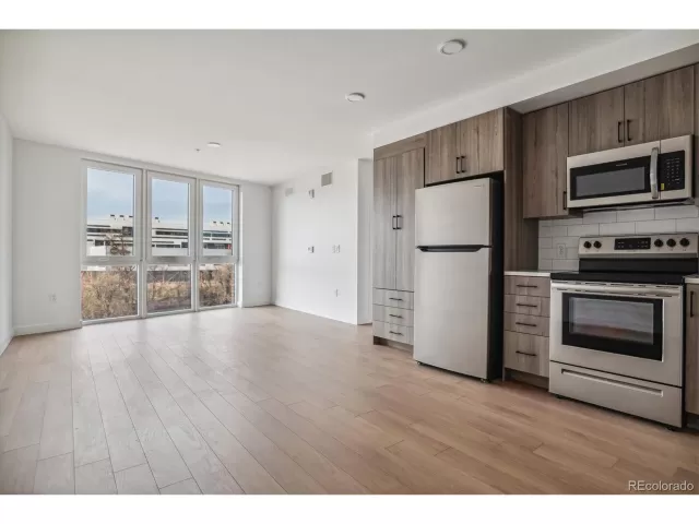 MLS: 5676051 Condo For Sale