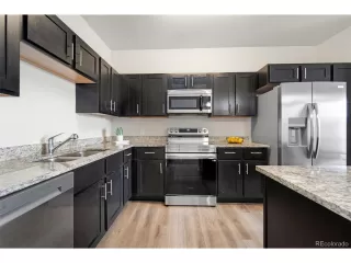 Photo #6: 5685321 Listing