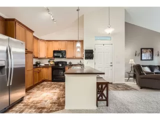 Photo #5: 5685610 Listing