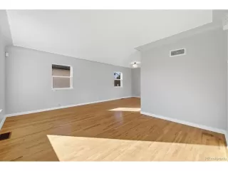 Photo #3: 5685980 Listing 