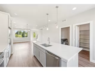 Photo #5: 5688493 Listing