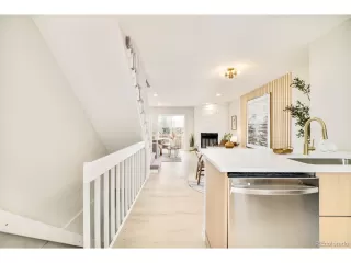 Photo #4: 5689857 Listing