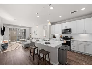 More Details about MLS # 5695210 : 400 E FREMONT PL 204 LITTLETON CO 80122