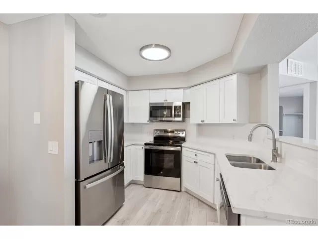 MLS: 5699962 Condo For Sale