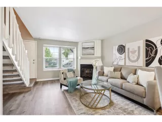 Photo #2: 5700289 Listing