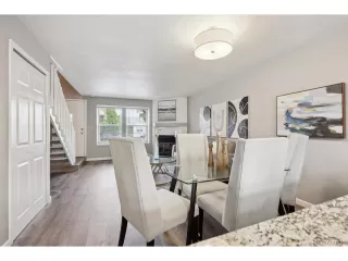 Photo #5: 5700289 Listing