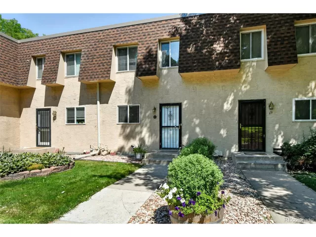 MLS: 5705019 Condo For Sale