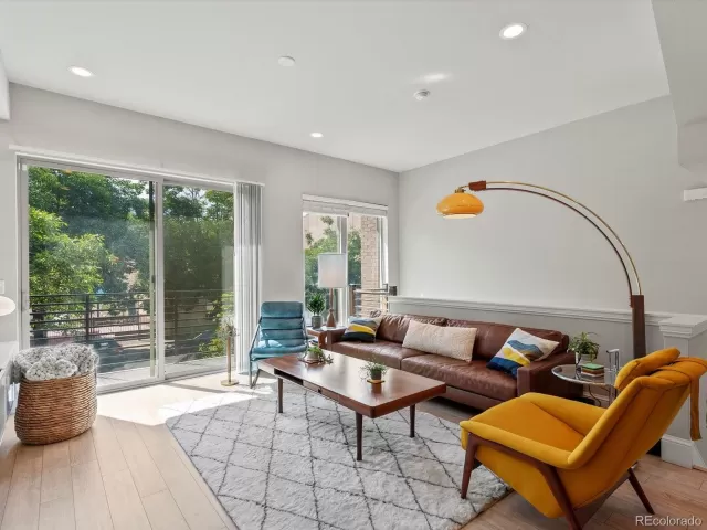 MLS: 5706694 Condo For Sale