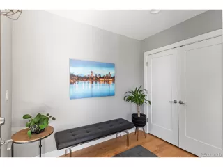 Photo #5: 5708249 Listing