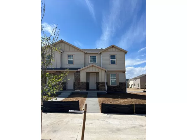 MLS: 5710795 Condo For Sale