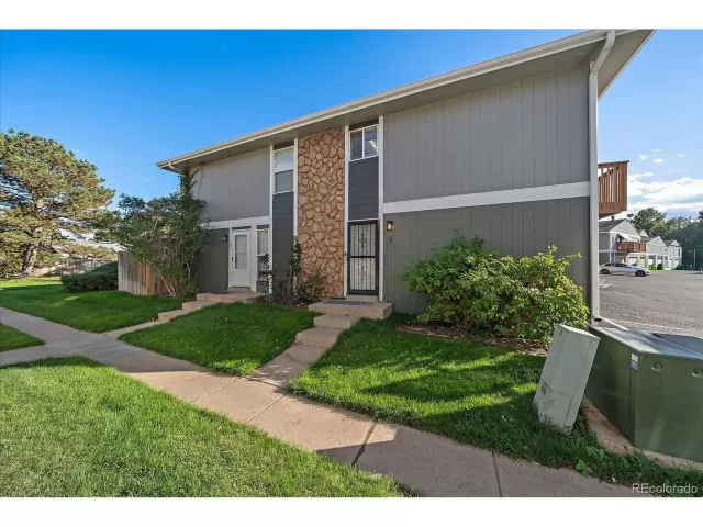 MLS: 5711628 Condo For Sale