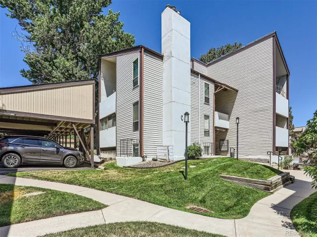 MLS: 5712911 Condo For Sale