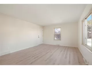 Photo #4: 5714691 Listing