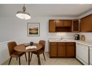 Photo #6: 5717402 Listing