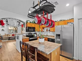 Photo #3: 5717767 Listing