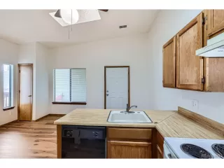 Photo #5: 5719244 Listing