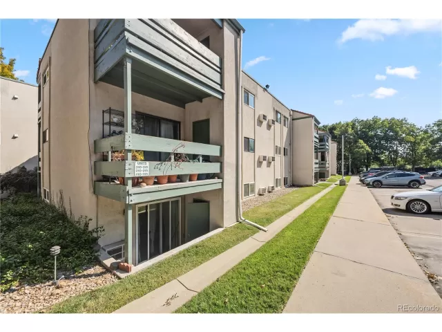 MLS: 5722126 Condo For Sale