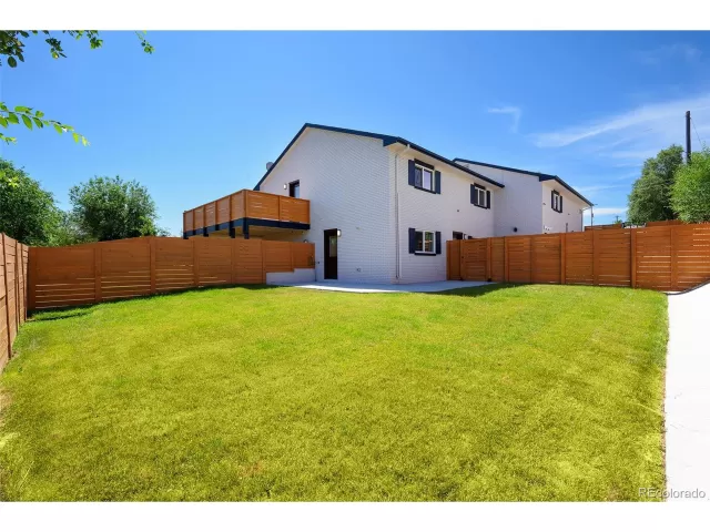 MLS: 5724321 Condo For Sale