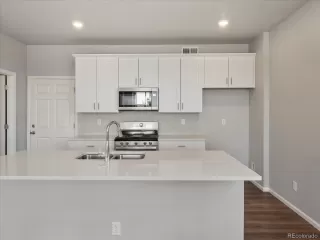 Photo #5: 5724527 Listing