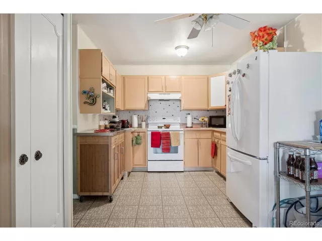 MLS: 5729927 Condo For Sale