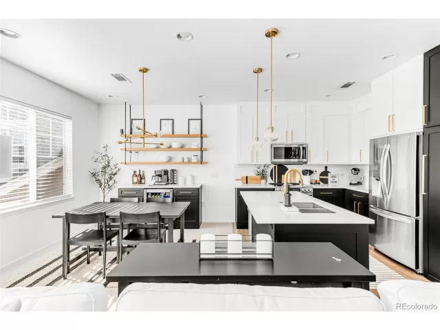 MLS: 5730368 Condo For Sale