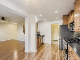 Photo #5: 5733383 Listing