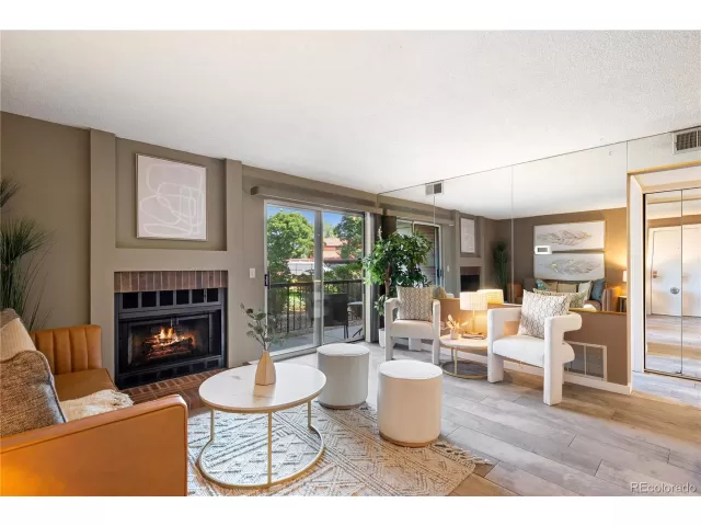 MLS: 5735576 Condo For Sale