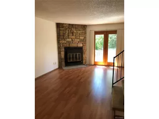 Photo #5: 5736338 Listing