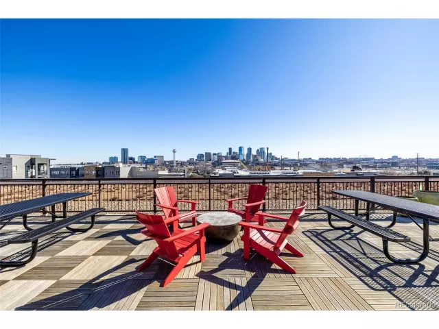 MLS: 5737359 Condo For Sale