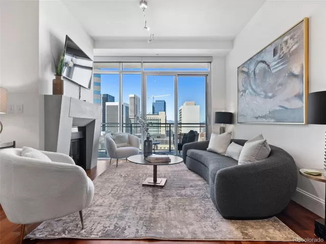 MLS: 5738488 Condo For Sale