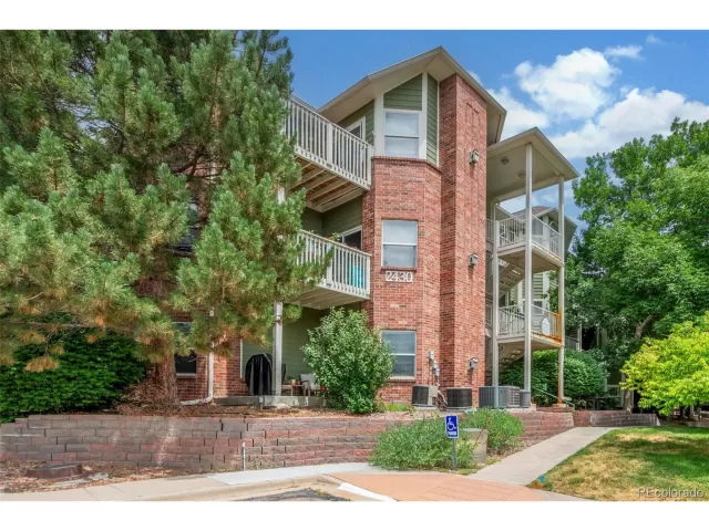 MLS: 5738903 Condo For Sale