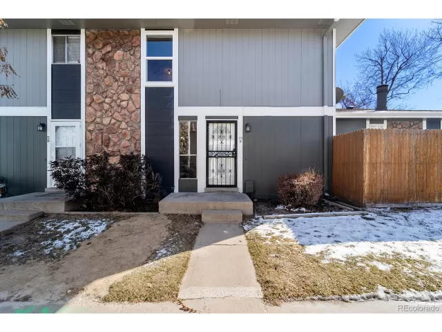 MLS: 5743293 Condo For Sale