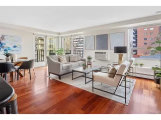 Photo #6: 5744070 Listing