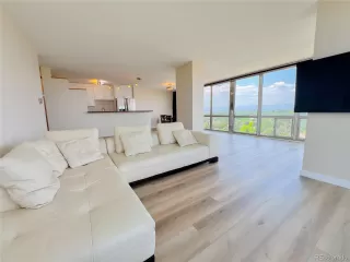 Photo #6: 5747309 Listing