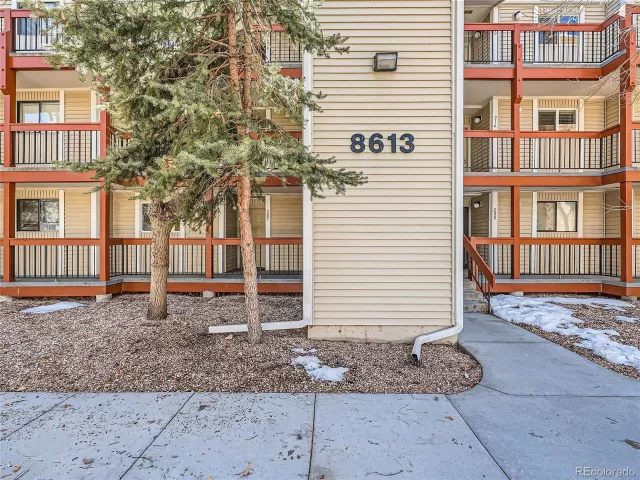 MLS: 5750943 Condo For Sale