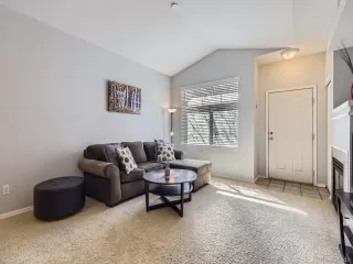 Photo #4: 5763898 Listing