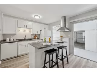 More Details about MLS # 5764129 : 155 PARIS CIR AURORA CO 80011