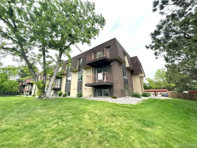 MLS: 5764222 Condo For Sale