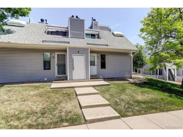 MLS: 5777886 Condo For Sale