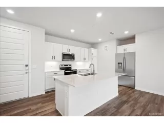 Photo #3: 5780197 Listing