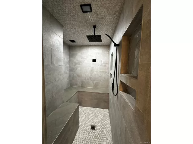 MLS: 5781123 Condo For Sale