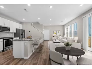 Photo #3: 5781417 Listing