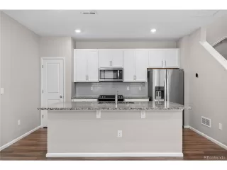 Photo #6: 5781417 Listing