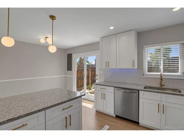 MLS: 5795951 Condo For Sale