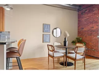 Photo #6: 5799492 Listing