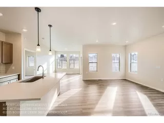 Photo #5: 5799895 Listing