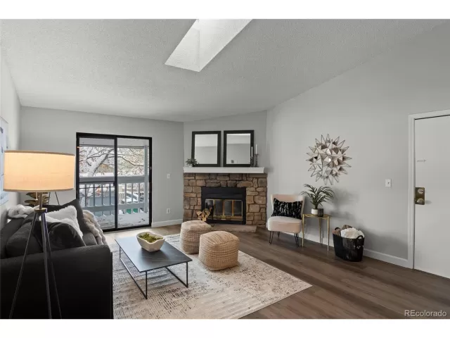 MLS: 5806168 Condo For Sale