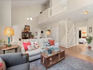 Photo #2: 5806856 Listing