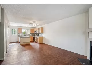 Photo #5: 5813444 Listing